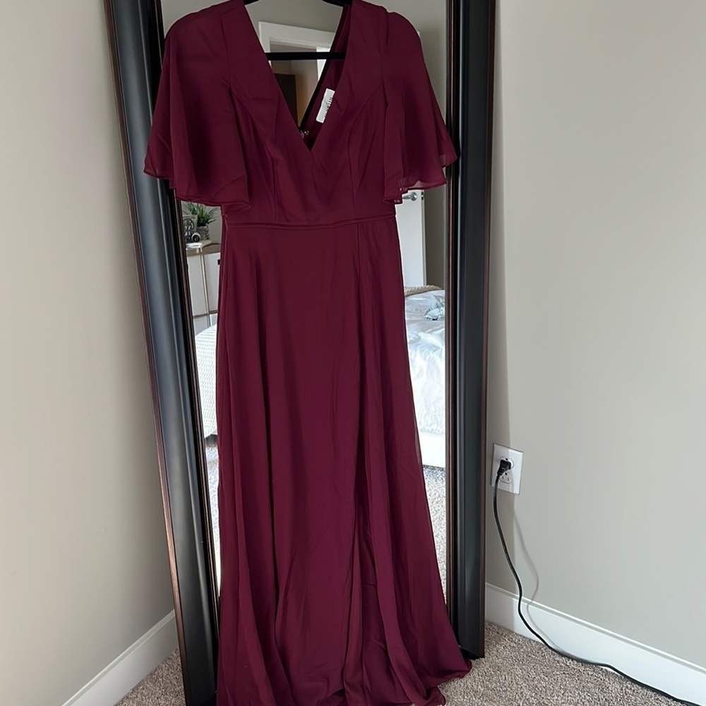Burgundy maxi dress from fashionnova size small - Picture 5 of 7